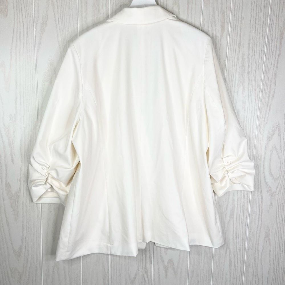 Lane Bryant Women's Cream Ruched Long Sleeve Perfect Drape Blazer Size 24 - Picture 2 of 6